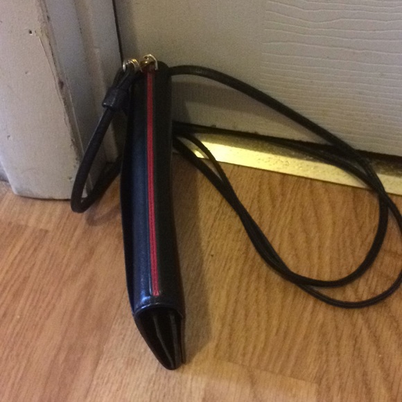 Gucci Handbags - Gucci wallet with Crossbody strap